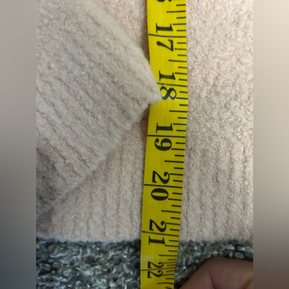 5/$25 Express women’s vintage stretch light rose sweater size medium - Picture 6 of 8